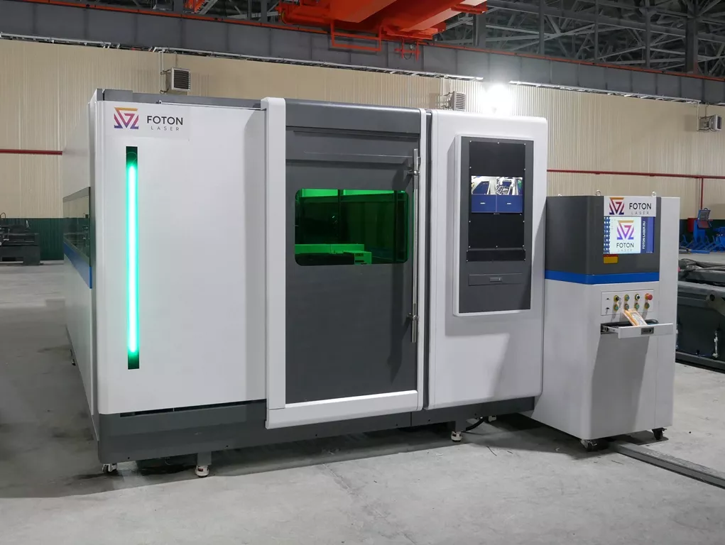 FL-L2060FHR-30000-D350-IPG Закрытый лазерный станок для резки листового металла с труборезом
